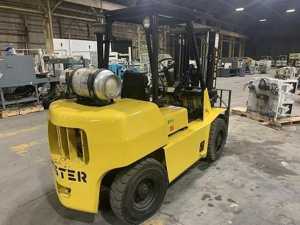 Used 8,000 POUND HYSTER MODEL H80XL PNEUMATIC TIRE TRIPLE STAGE FORKLIFT W/ SIDESHIFT