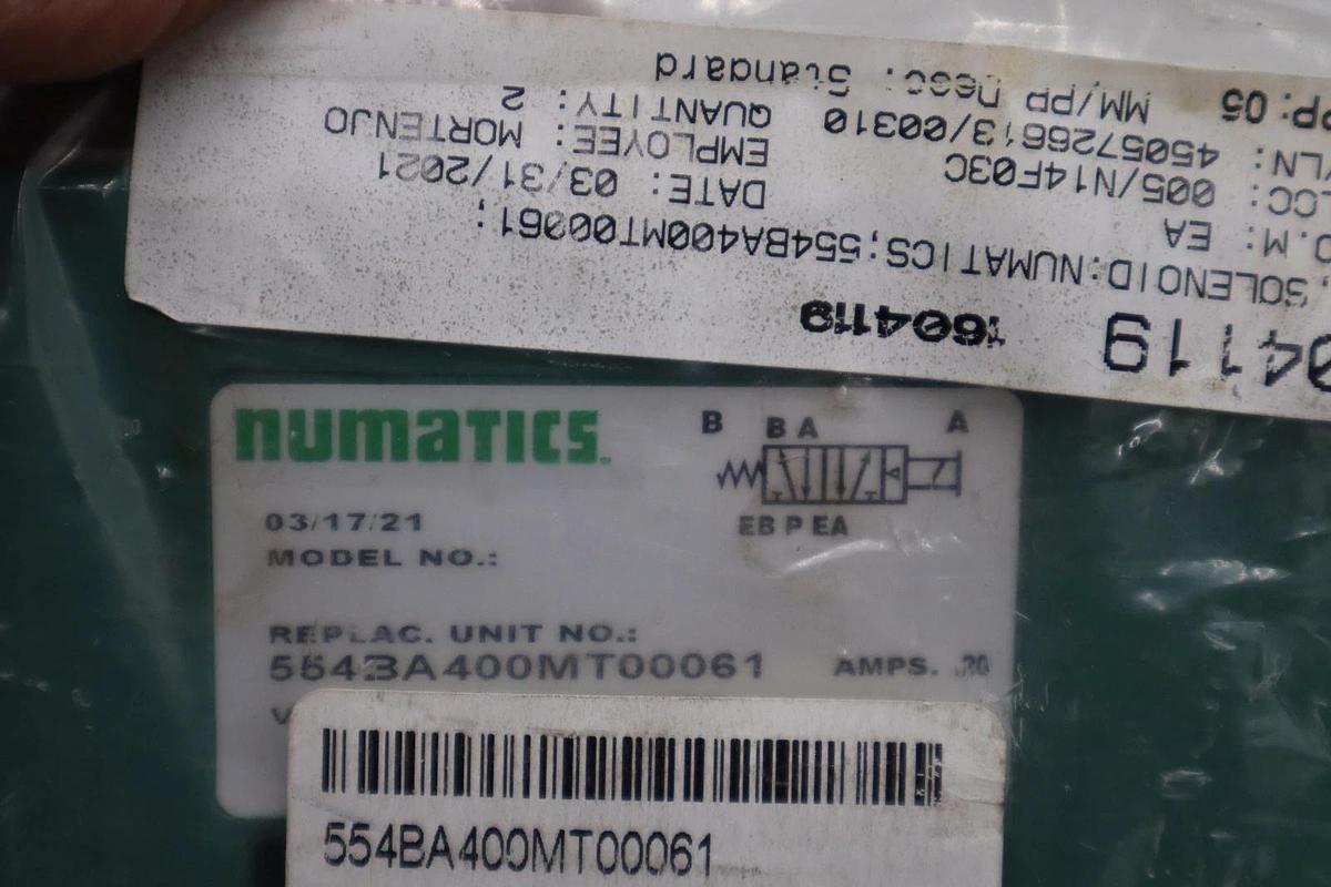 Used NEW Numatics 554BA400MT00061 Solenoid Valve 24VDC 150 PSIG STOCK H1445