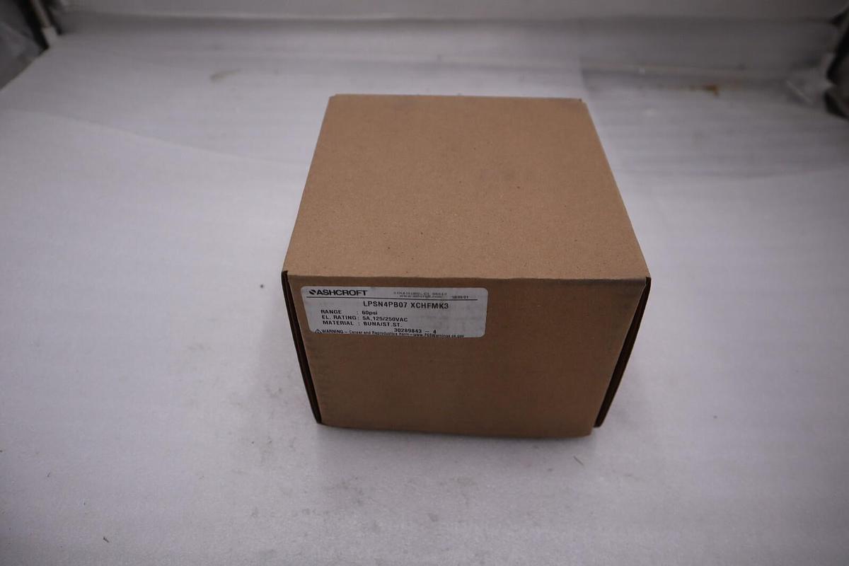 Used NEW ASHCROFT LPSN4PB07 XCHFMK3 Pressure Switch 15psi 125/250VAC STOCK H184