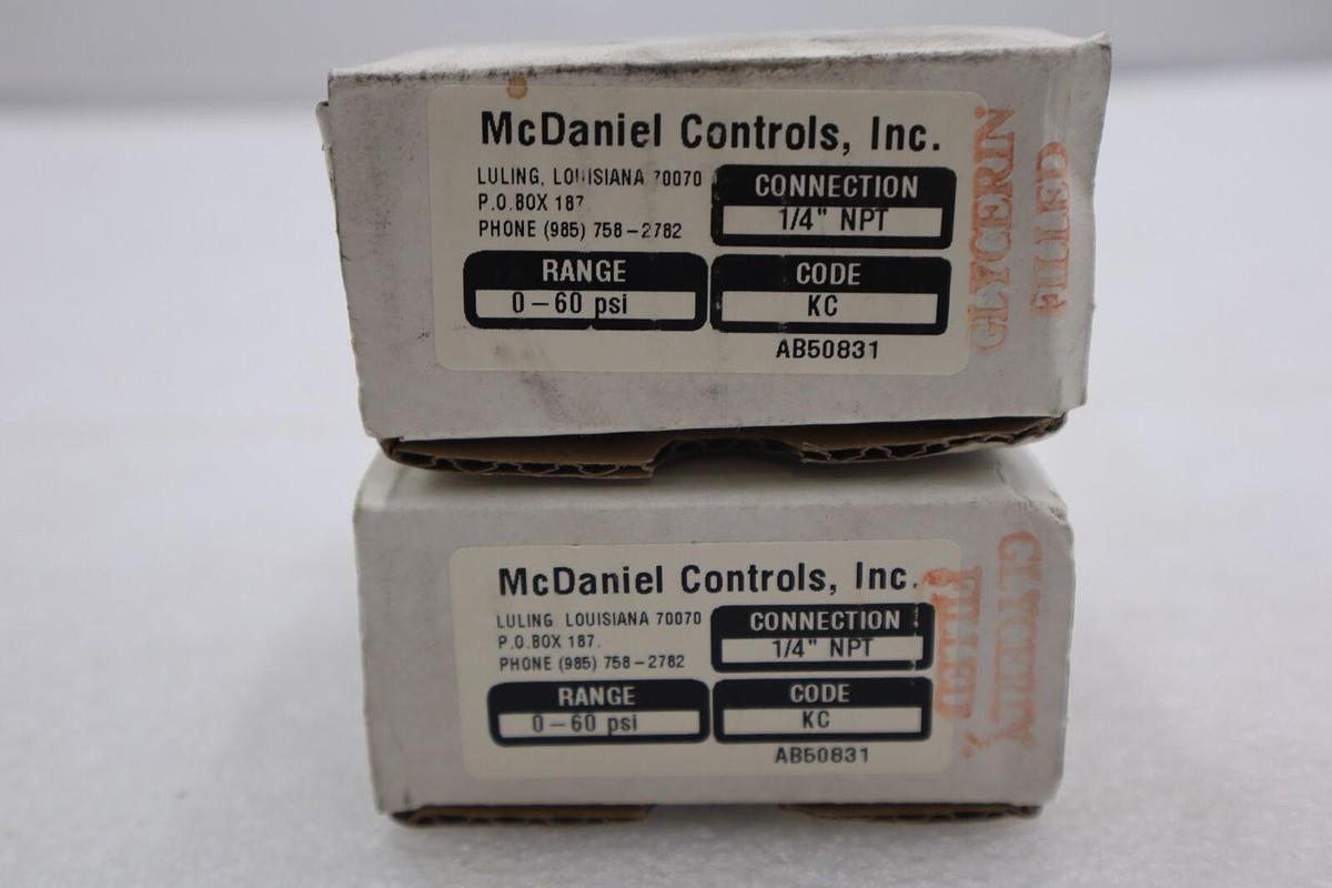 Used McDANIEL CONTROLS AB50831 PRESSURE GAUGE #K-2241