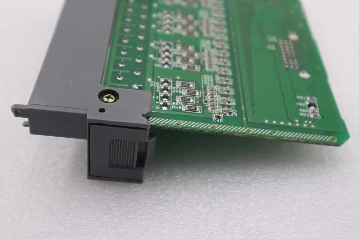 Used Allen-Bradley SLC500 1746-0B16E Output Module SER B Output Voltage 10-30 #K-984A