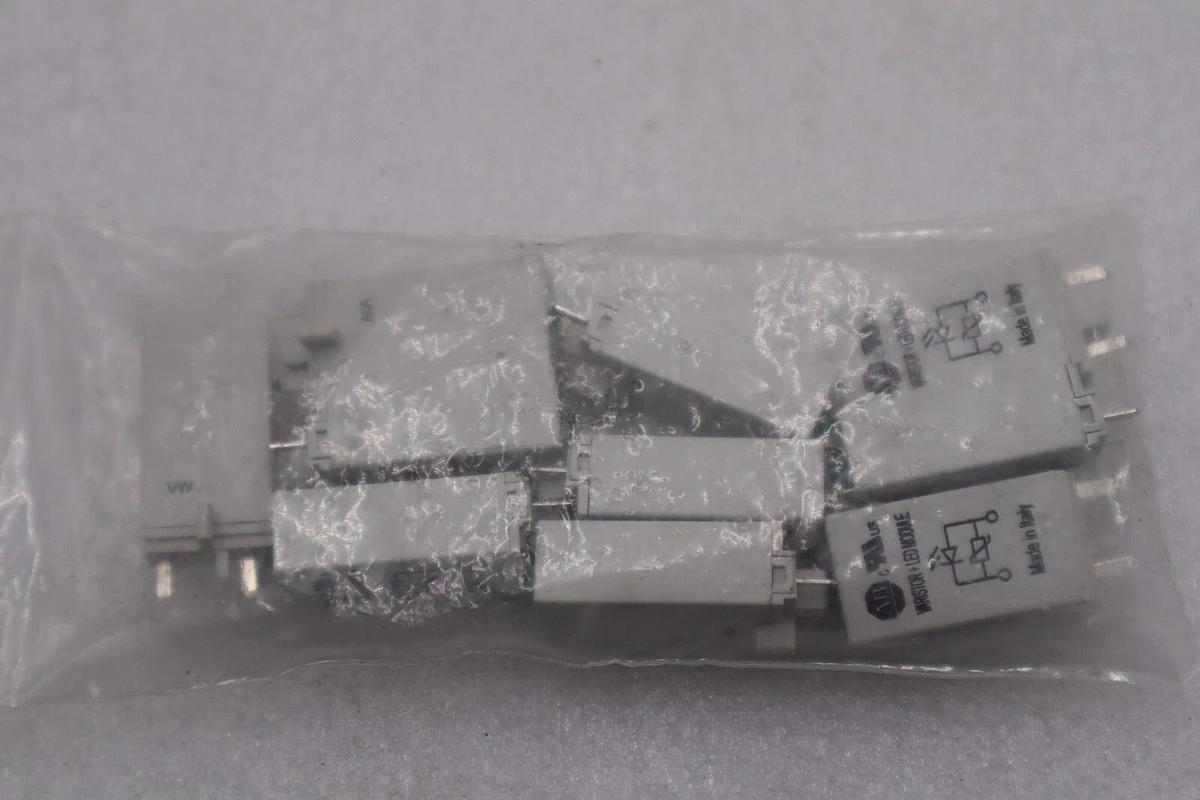 Used LOT OF 3 - 700-AV3R  (10PCS) VARISTOR LED MODULE Socket STOCK K-3235