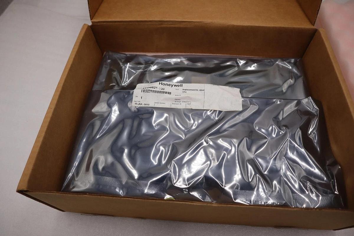 NEW HONEYWELL 51198821-100 UPGRADE KIT UNIVERSAL UDHP CPU STOCK G61