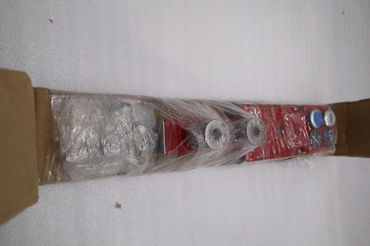 Used FORTRESS INTERLOCKS ITM-00571758 PART NO C6SKL12LL411L00B0WNT04697F200 #2555C