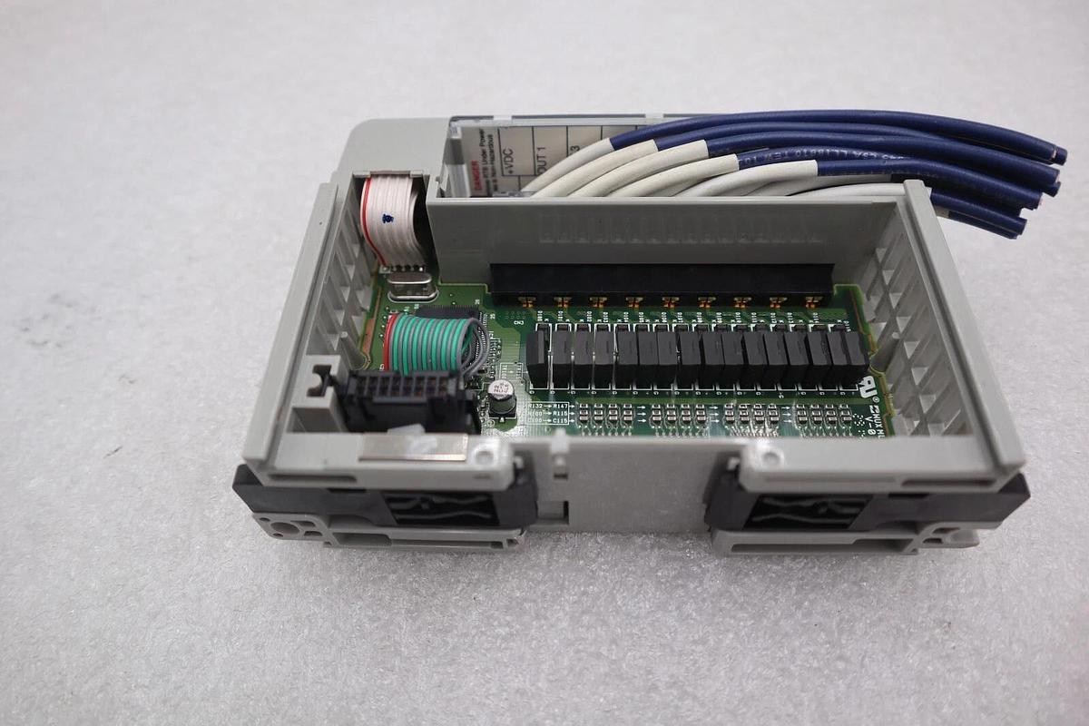 Used ALLEN BRADLEY 1769-OB16 SERIES B OUTPUT MODULE #K-2577-B