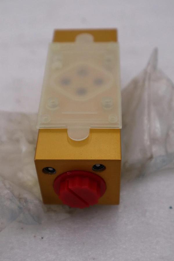 Used EATON VICKERS 02-184893 HOUSING KIT A323W MNIFLD STOCK H623A