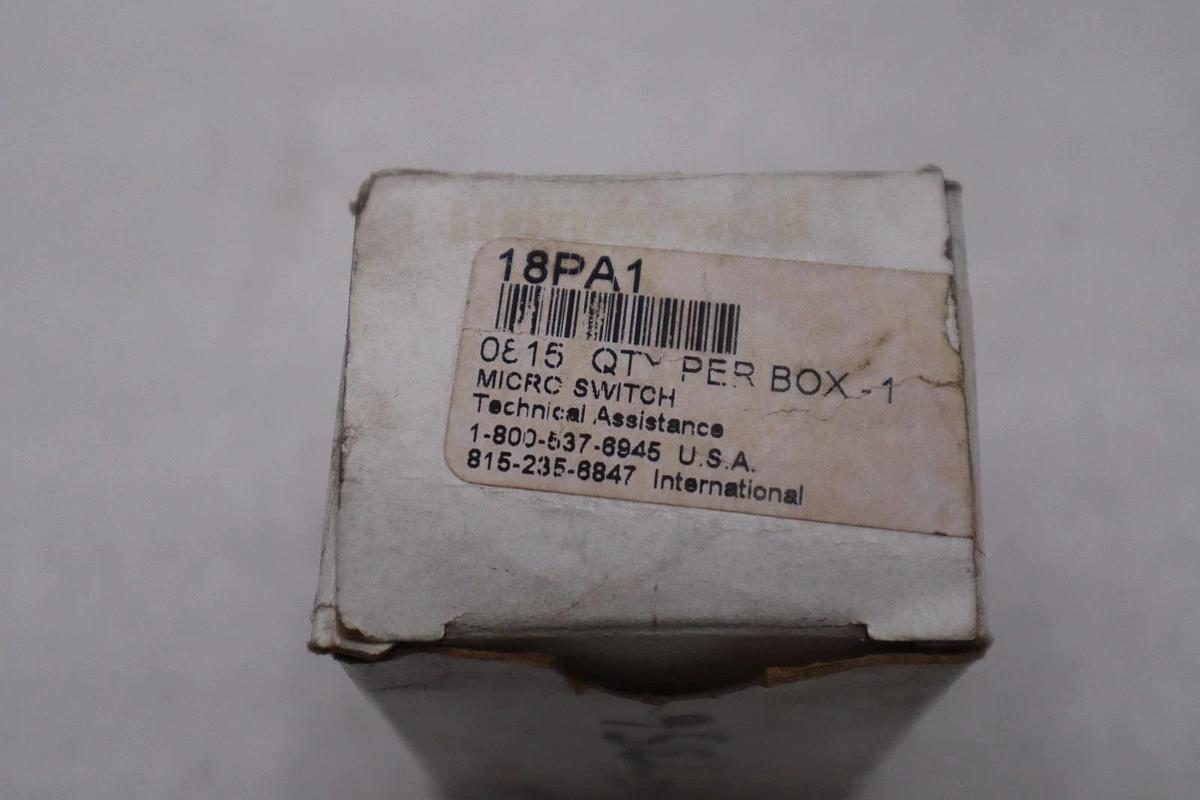 NEW OPEN BOX Honeywell 18PA1 Micro Switch Terminal Block STK H915A
