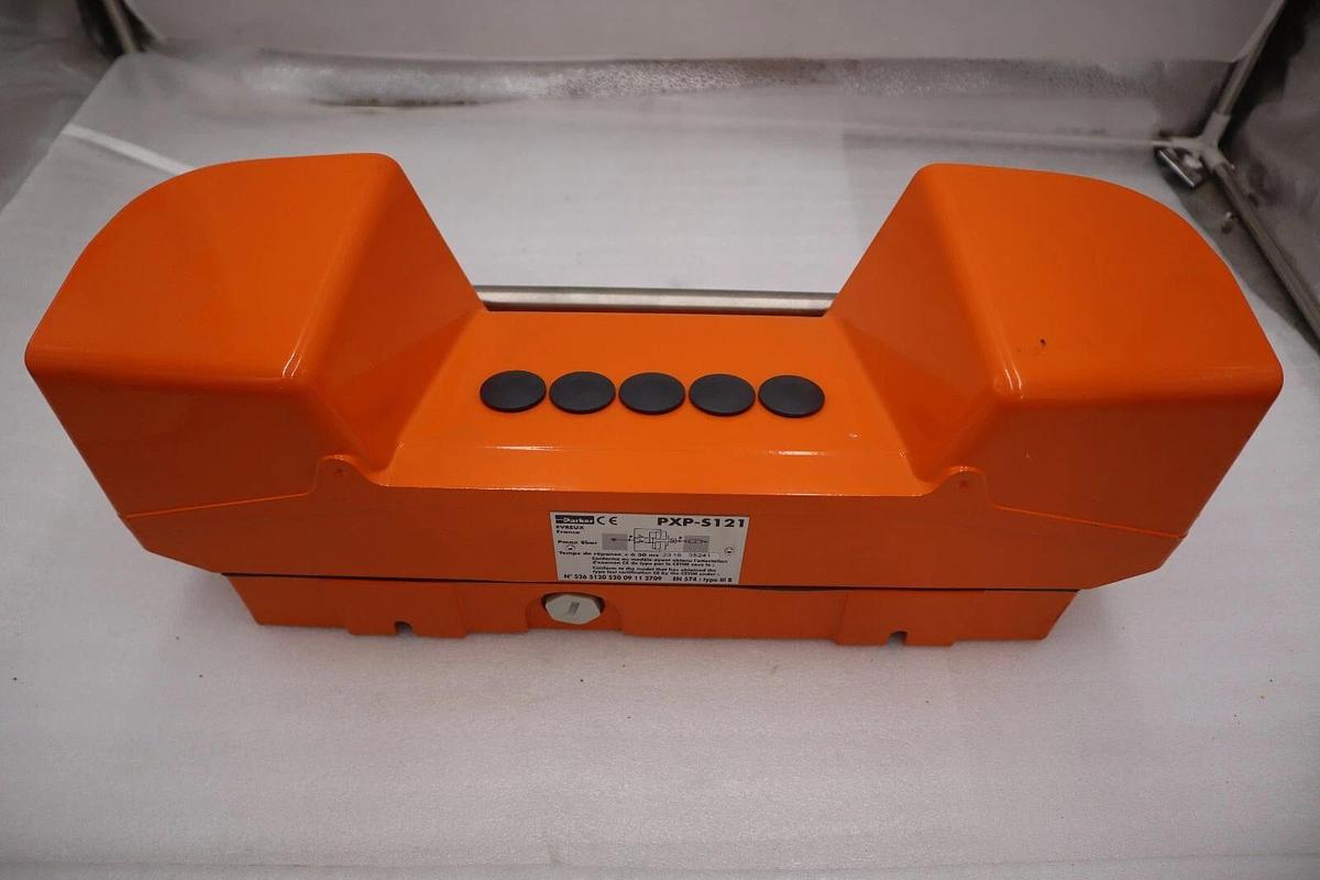 PARKER PXP-S121 – Two Hand Control Units – Enclosure with 2 control module NEW