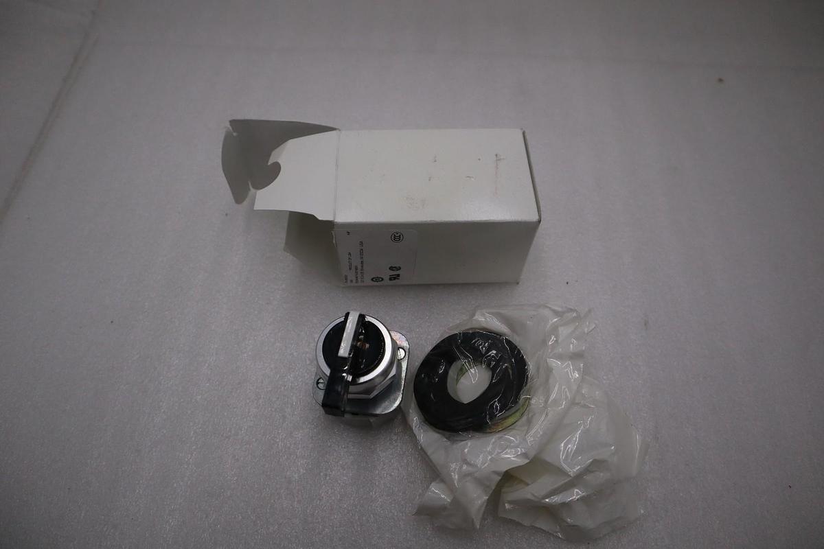 Used NEW OPEN BOX AB Allen Bradley 800T-J20KC1 Selector Switch 800TJ20KC1 STK H273A