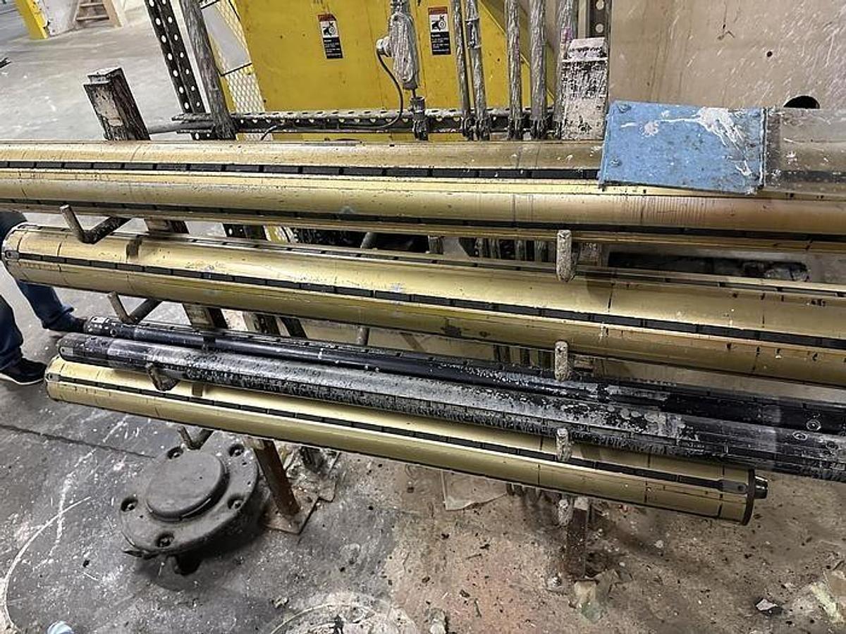 Used 63" BLACK CLAWSON TURRET UNWIND 48" DIAMETERS WITH AUTOMATIC SPLICER