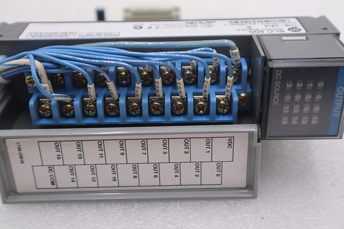 Used Allen Bradley SLC500 Output Module 1746-OB16 Series D 10-50VDC Stock #K-1708