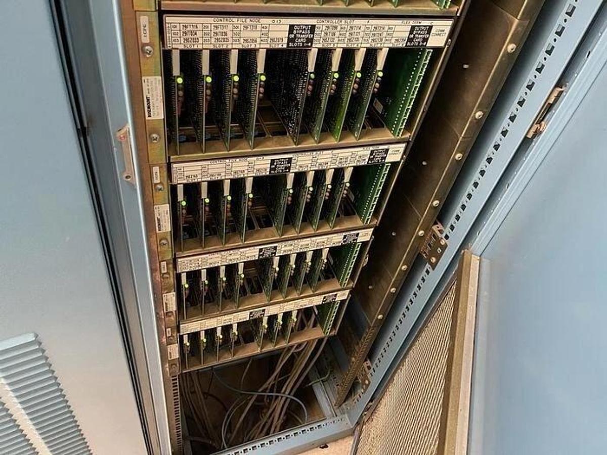 Used ROSEMOUNT SYSTEM 3 DCS SYSTEM MODEL 6000 STOCK 904003