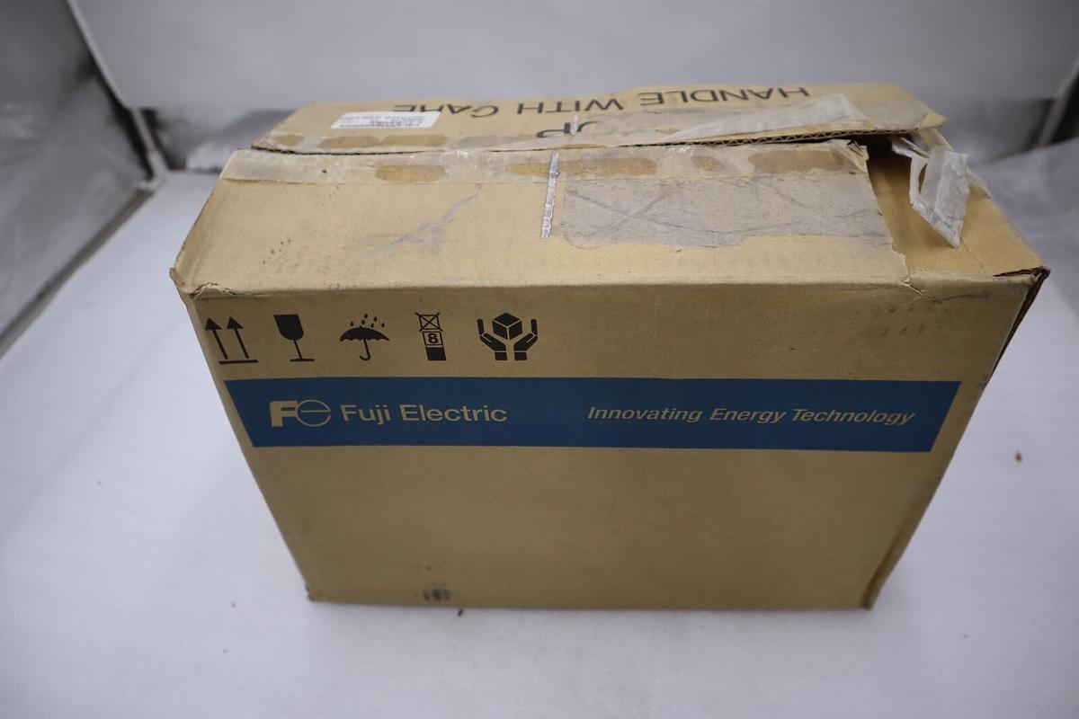 NEW IN BOX FUJI ELECTRIC FRN0.4G1S-2J MOTOR CONTROLLER STOCK 5006A