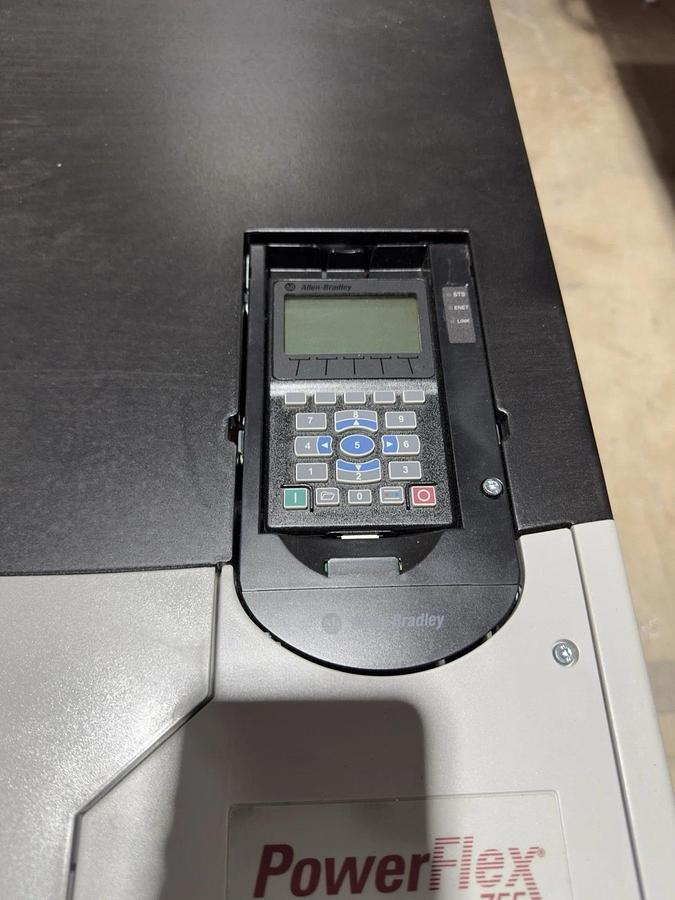 Used ALLEN BRADLEY 20GWANC415AN6VNHN8-RW AC DRIVE LIQUID COOLED 3 PHASE OUTPUT #S683