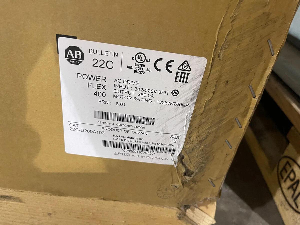 Used NEW ALLEN BRADLEY POWERFLEX 400 DRIVE 200 HP DRIVE 22C-D260A103 STOCK S-230