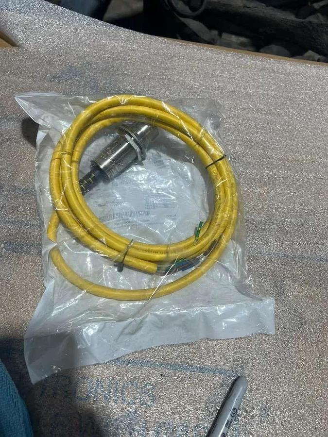 NEW OPEN BOX AB Allen-Bradley Proximity Sensor 871TM-B15N30-H2 STK L805CC