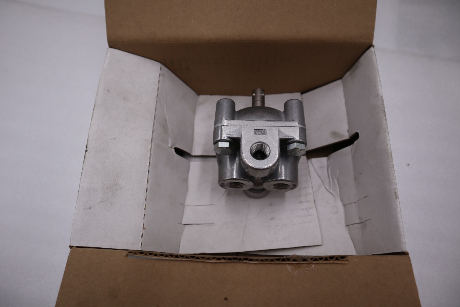 BARKSDALE 9021-M-E VALVE SERIES 9020 - STOCK 3142CC
