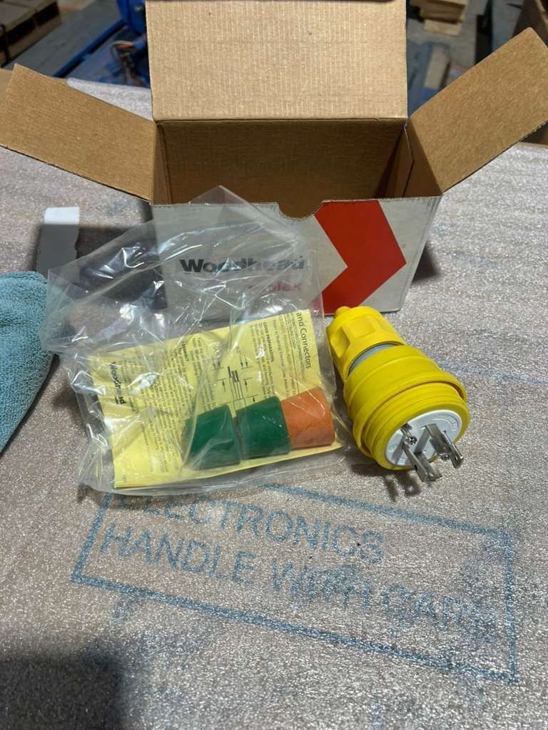 Used Woodhead 28W76 Watertite Turnex Plug NEW OPEN BOX STK L701CC