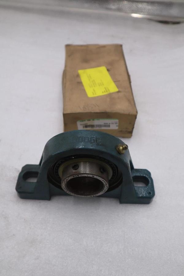 NEW OPEN BOX Dodge  123816 P2B-SC-111 Pillow Block Bearing 1-11/16" STK CC122