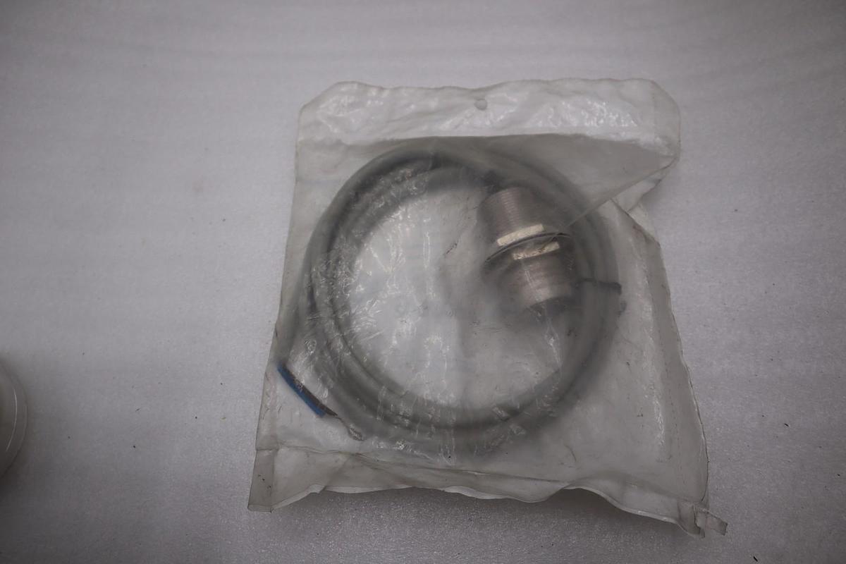 NEW For Allen Bradley 871TM-DH15NE30-A2 Proximity Switch sensor AB STK K3002CC