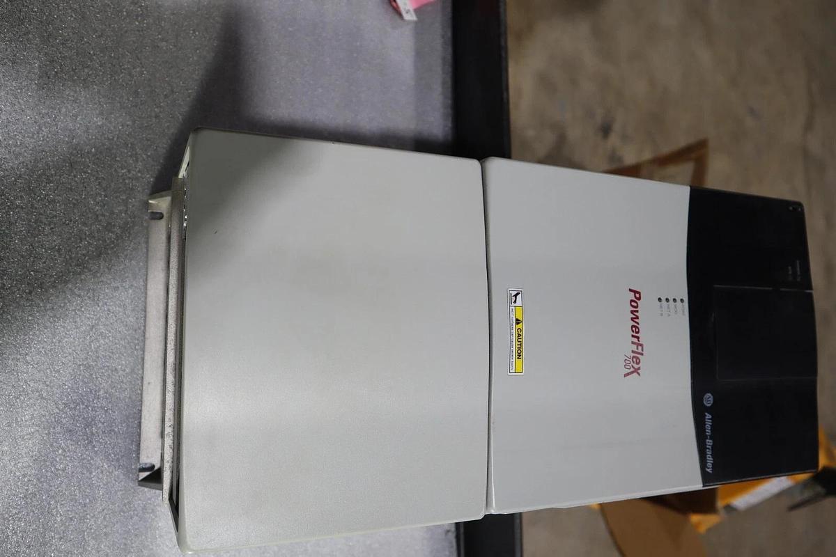 Used ALLEN BRADLEY 20BD065A0AYNAND0 50 HP 480V POWERFLEX 700 VFD DRIVE NEW S-425