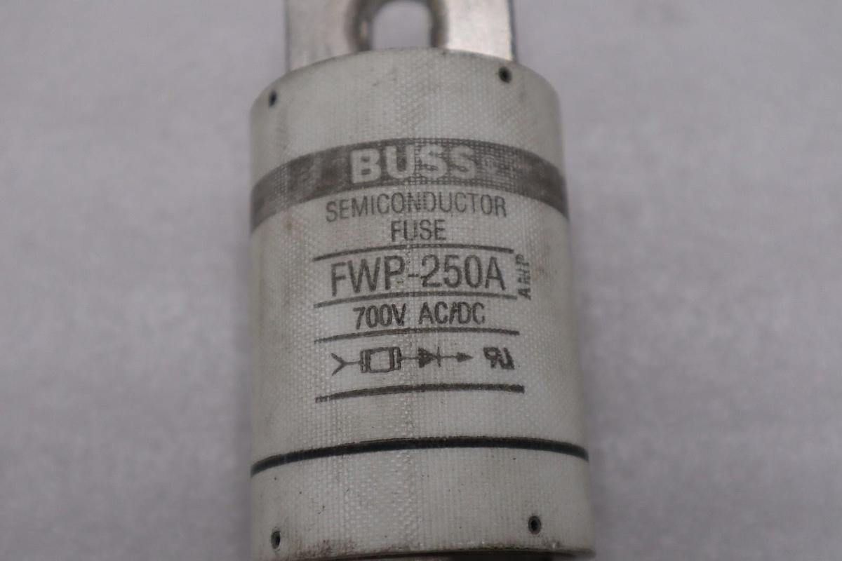 Used LOT OF 2 - BUSS FWP-250A SEMICONDUCTOR FUSE 700V AC/DC 250A - STOCK H-1682A