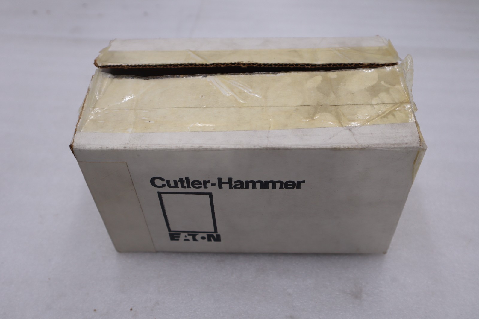 Used NEW OPEN BOX Cutler Hammer 10250H5301 Pushbutton Station NEMA 1 STK GF756A
