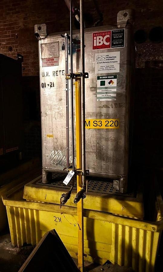 Used 550 GALLON PRECISION IBC 304 STAINLESS STEEL CHAMICAL TANK TOTE