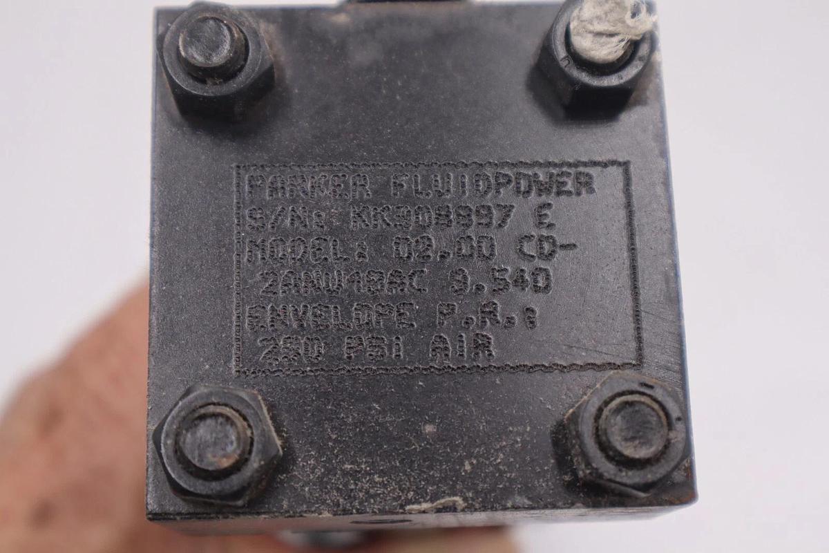 PARKER 02.00 CD2ANU49AC 9.540 FLUIDPOWER CYLINDER NEW STOCK #2519