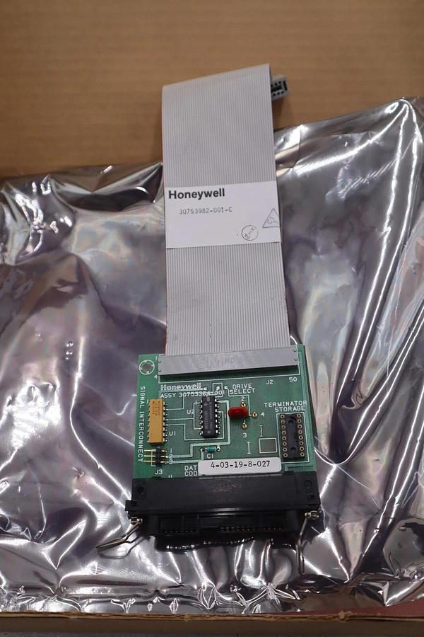 NEW HONEYWELL 30753982-001 / 30753364-001 CONNECTOR STOCK G314
