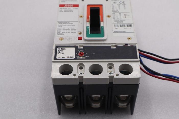 NEW EATON/CUTLER-HAMMER JGE3250FAEB2X2 Auxiliary 3 Pole 250 Amp STOCK 2198