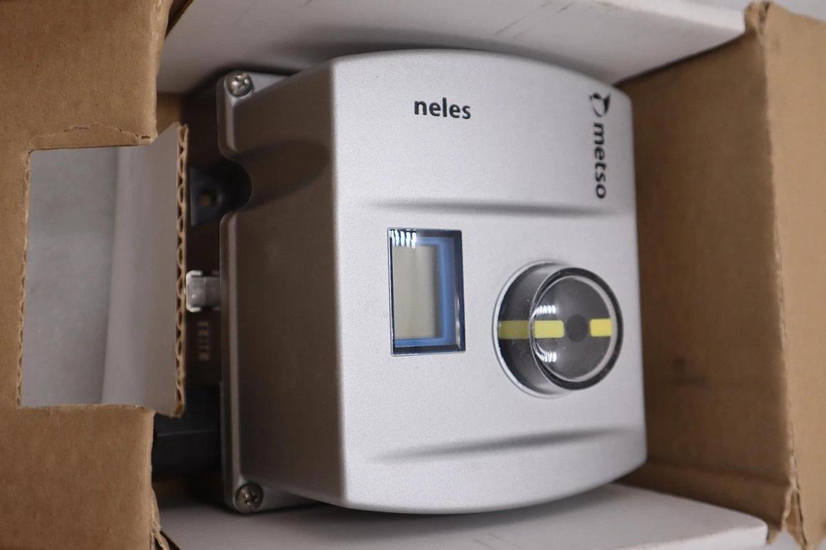 Used NEW IN BOX METSO ND9103HN-CE07 VALVE POSITIONER 30VDC 20-115PSI ND9103HN