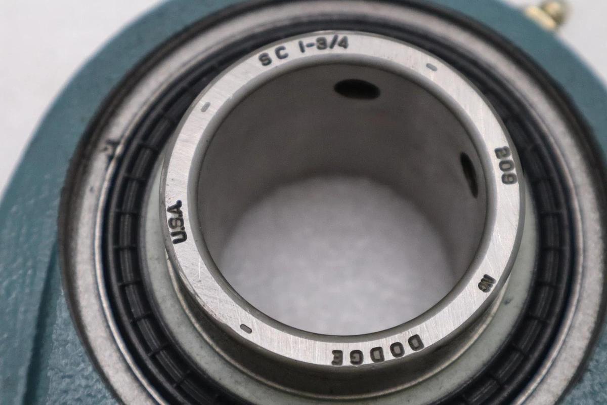 Used NEW Dodge 123817 P2B-SC-112 2-Bolt Pillow Block Mounted Ball Bearing STK H1352