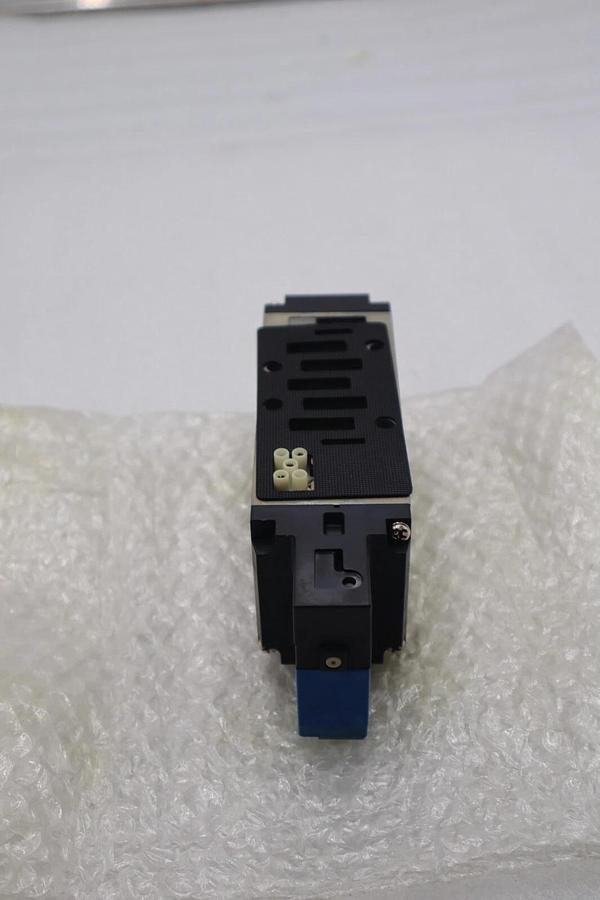 Used SMC VSS8-8-YZ-S-3EZ-V1 SOLENOID VALVE NEW STOCK #K-1206A