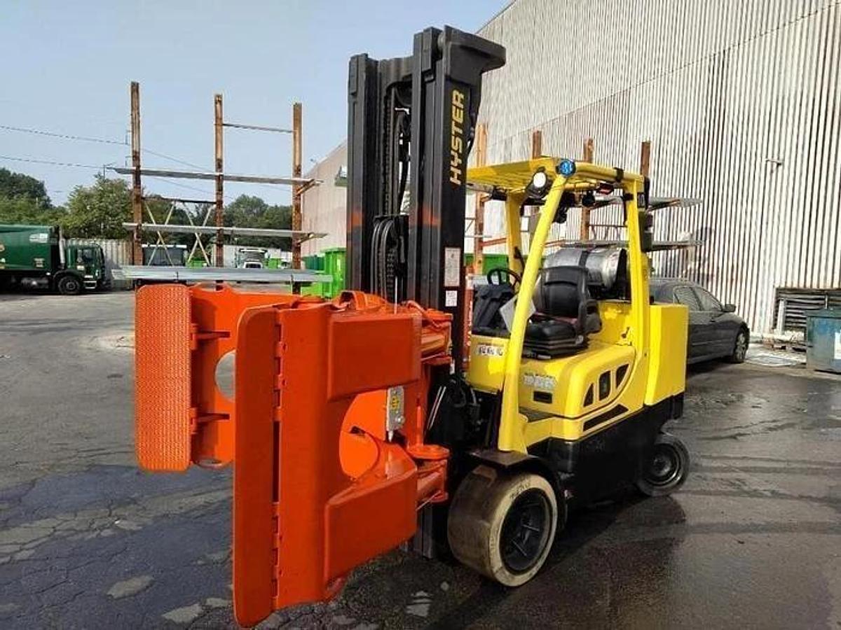 Used 12,000 POUND YALE GLC120VXPRS FORKLIFT TRUCK WITH 60" CASCADE ROLL CLAMP