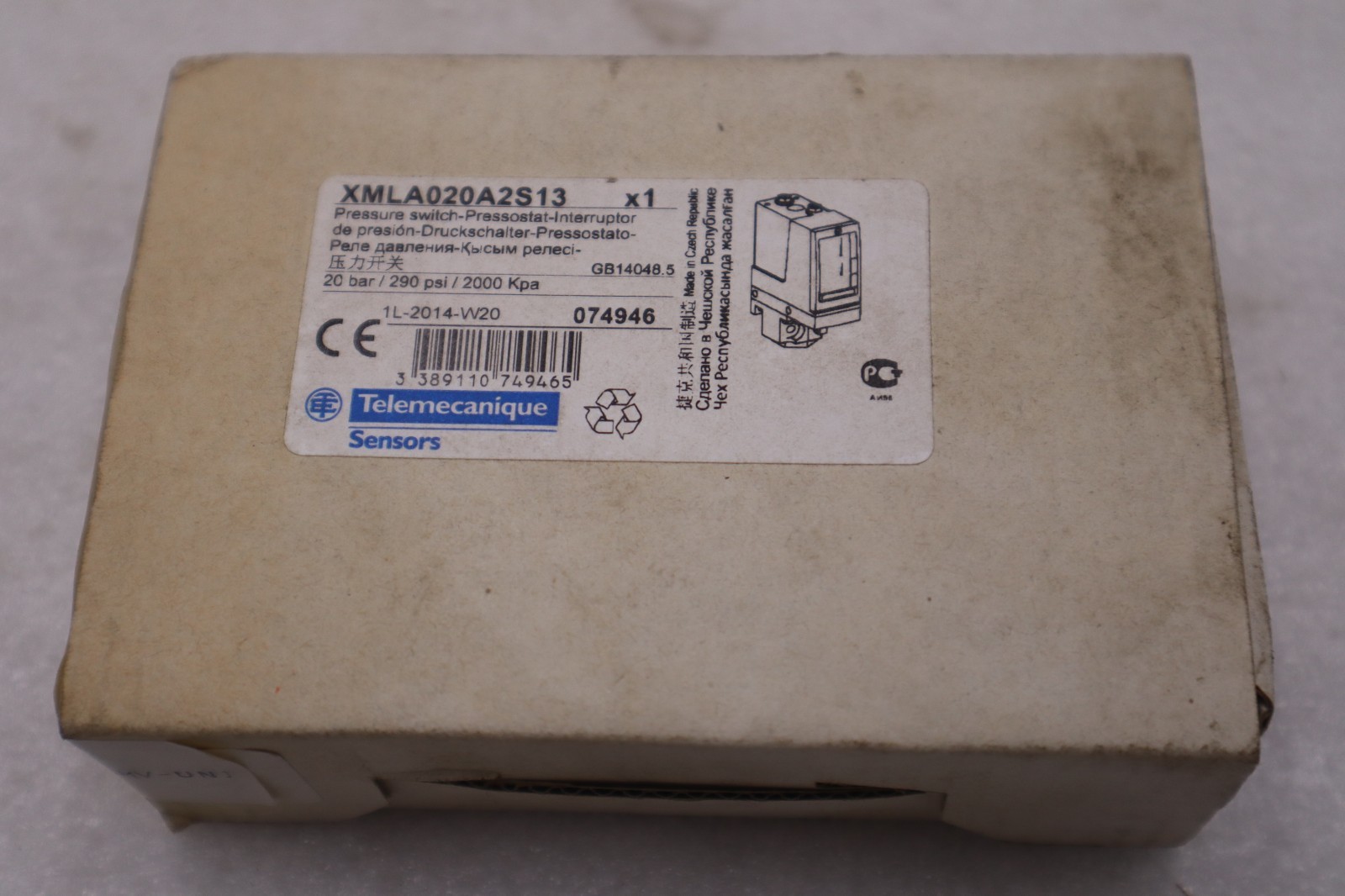 NEW TELEMECANIQUE Pressure Sensors  XMLA020A2S13  STOCK K1670A