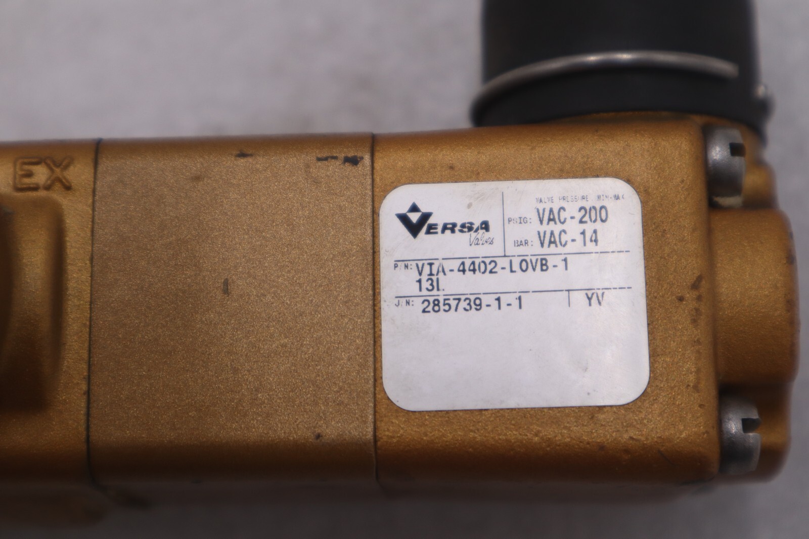 Used NEW VERSA VALVES VIA-4402-LOVB LOCK OUT VALVE 1/4NPT STOCK 4586