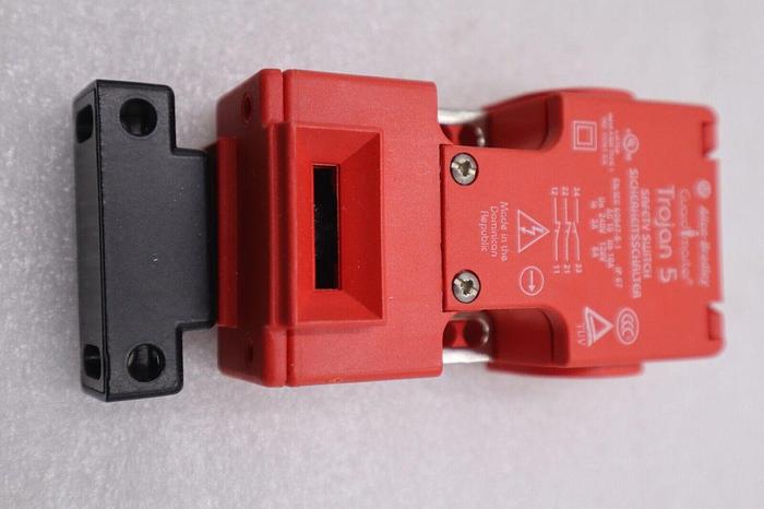 ALLEN-BRADLEY 440k-t11468 Safety Interlock Switch New Stock L-610-C