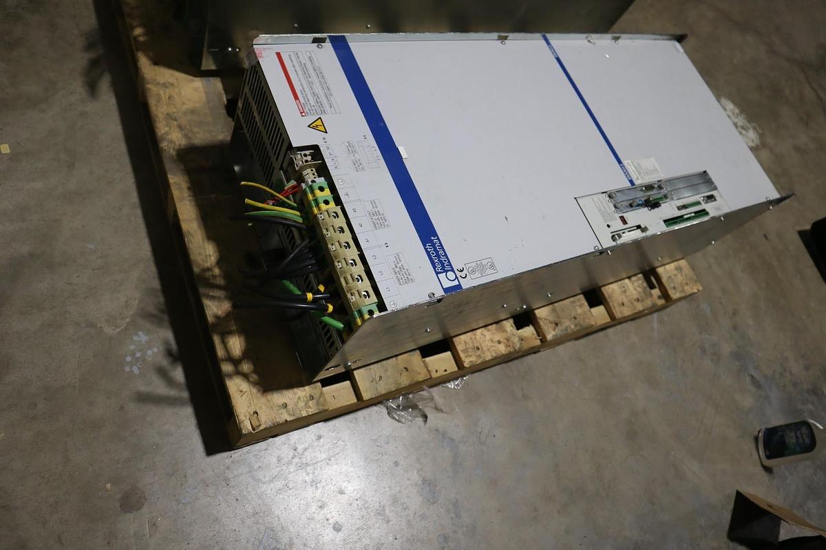 Used REXROTH INDRAMAT DRIVE DKR02.1-W300B-BE79-01-FW STOCK S697