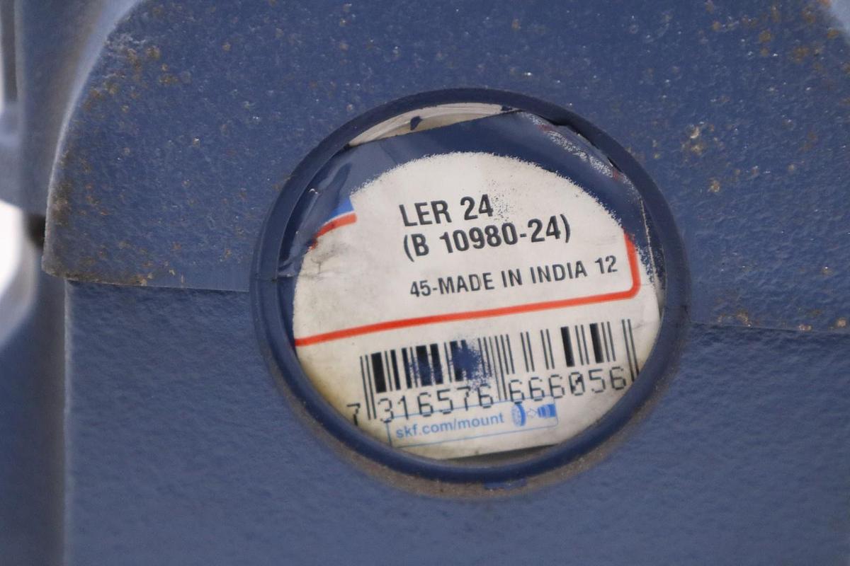 SKF SAF-611 / SAF611 - NEW NO BOX - STOCK CC159