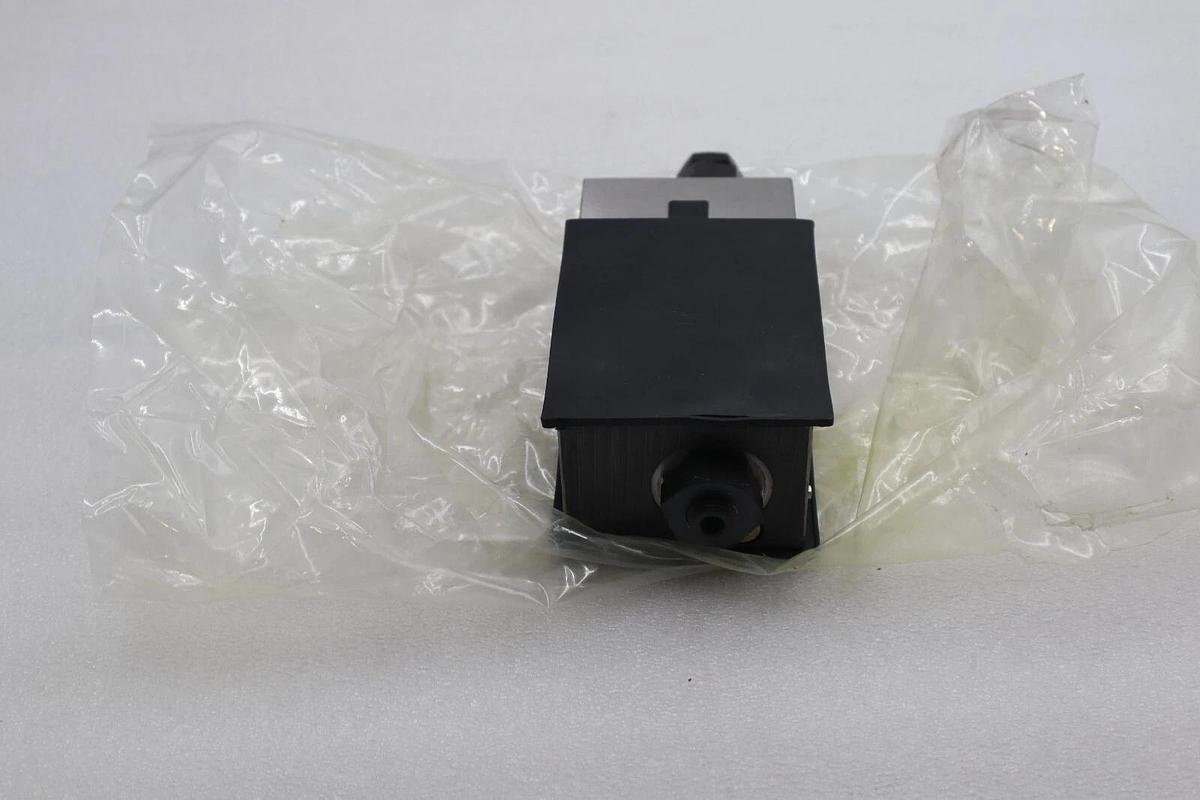 Used Parker Hydraulics PRM3AA17SNN-50 valve STOCK L-564