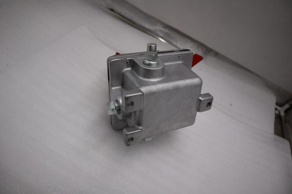RS-1 CONVEYOR COMPONENTS RAINTIGHT ENCLOSURE WITH SAFETY STOP SWITCH #H347