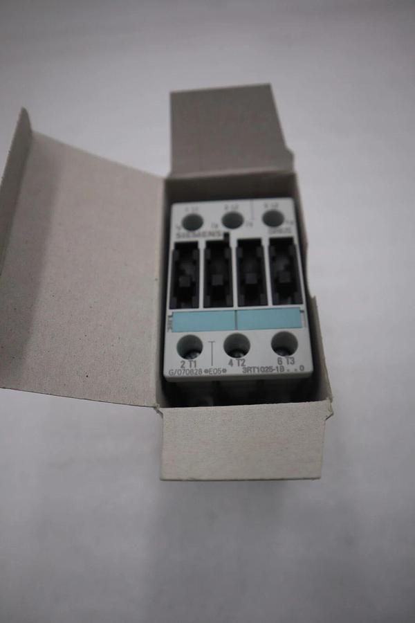 NEW OPEN BOX Siemens 3RT1025-1B Contactor 3-pole 24VDC 3RT10251B STOCK G402A