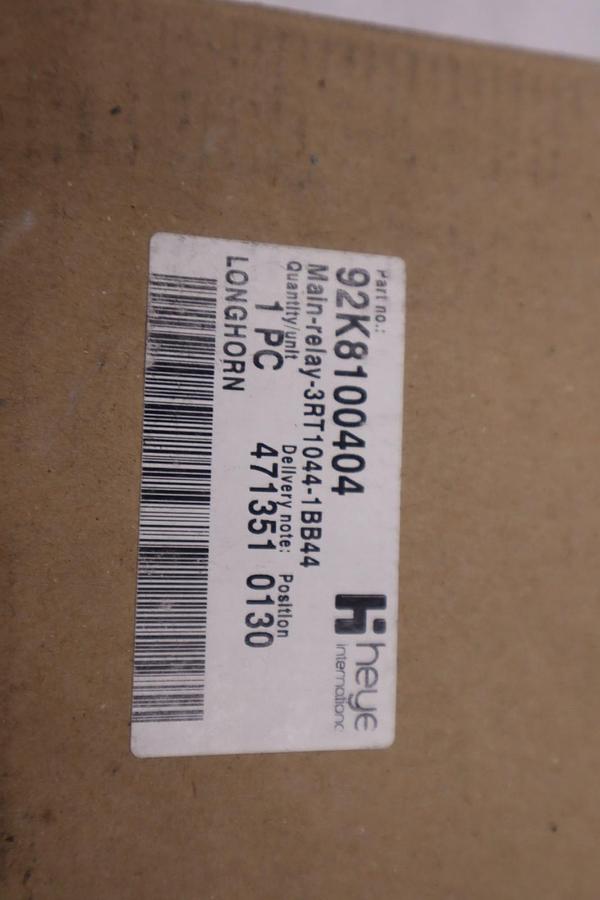 Used NEW OPEN BOX SIEMENS 3RT1044-1BB44 CONTACTOR 3RT10441BB44 STK CC182