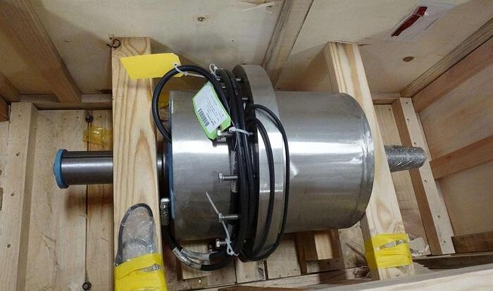 Used KADANT BLACK CLAWSON UV100 ROTATING ASSEMBLY COMPONENT NEW IN CRATE