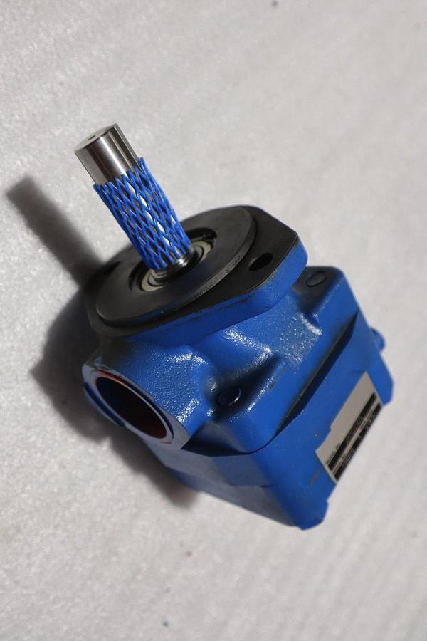 Used Vickers V201S7S1A11L Hydraulic Pump - STOCK SGF72