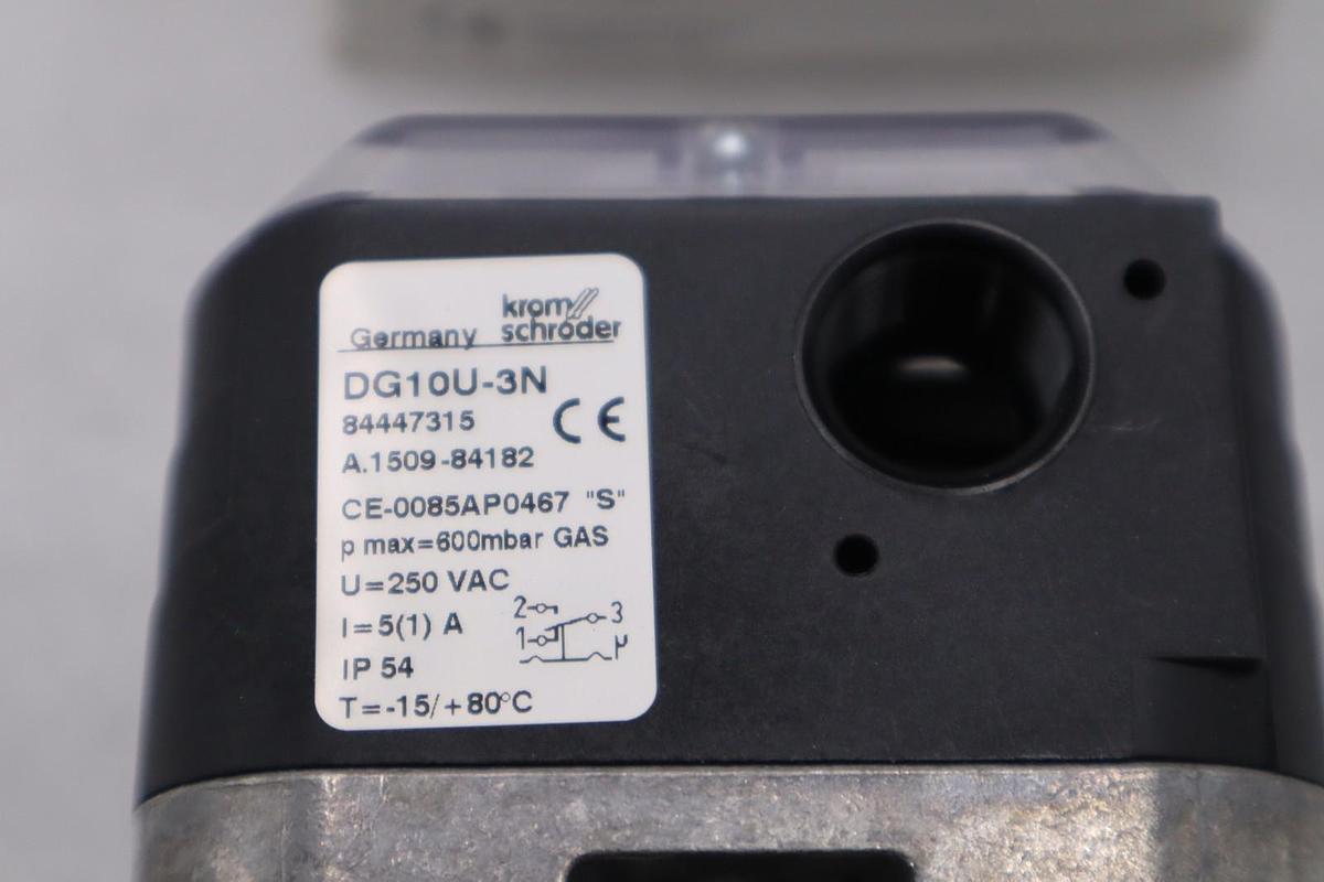 NEW KROM SCHRODER DG10U-3N 84447315 GAS PRESSURE SWITCH STOCK H641A