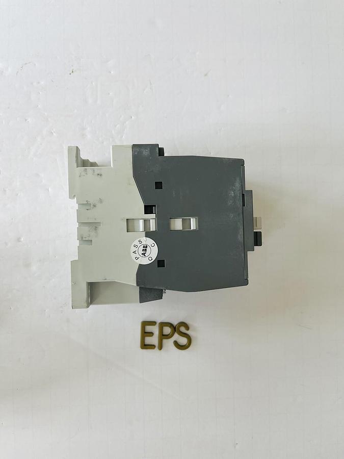 Used ABB Contactor A30-30-01 24V 50Hz / 24V 60Hz #K-1508