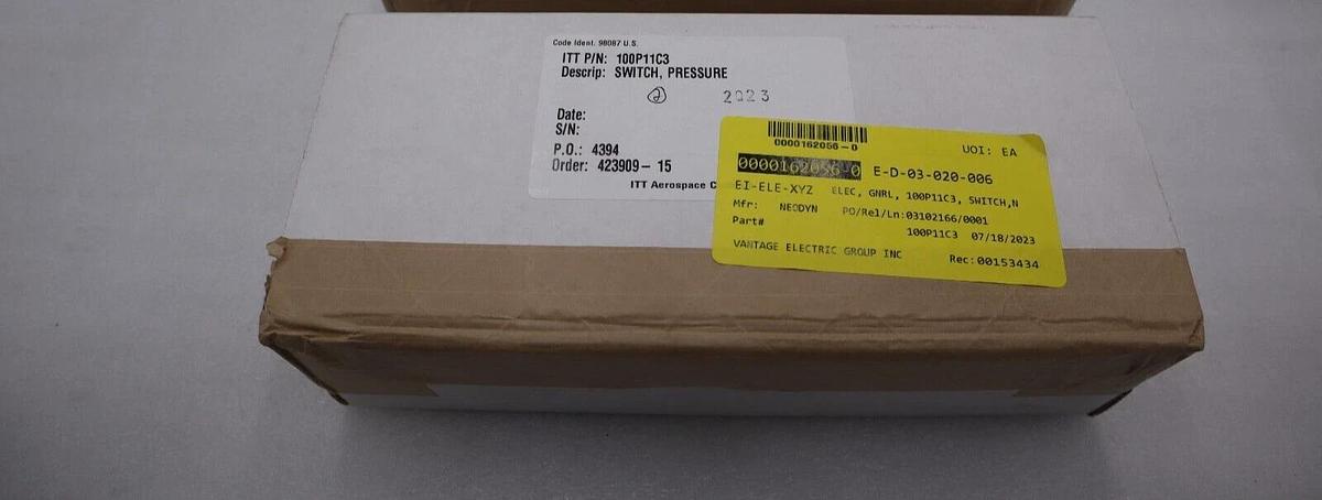 NEW IN BOX ITT NEO DYN 100P11C3 ADJUSTABLE PRESSURE SWITCH STOCK G132