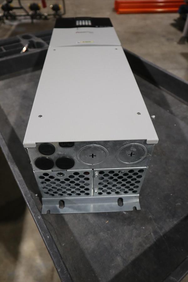 Used NEW ALLEN BRADLEY 20BC085A0AYNANC1 POWERFLEX DRIVE 700 400V 60HP SERIES B S-149A